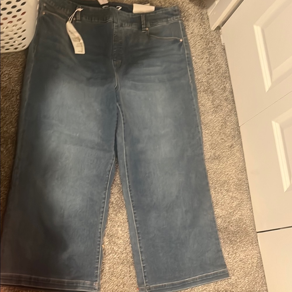 Women's Blue capris